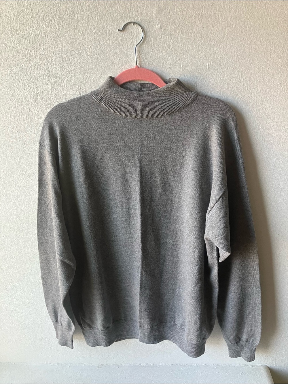 Metropolitan View Women's 100% Wool Gray Crewneck Sweater